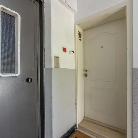 Apartment Spacious 2br With Garage In Chataldzha *