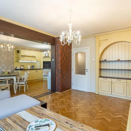 Apartment Spacious 2br With Garage In Chataldzha *