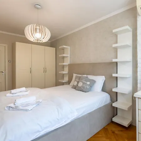 Spacious 2br With Garage In Chataldzha Apartment *