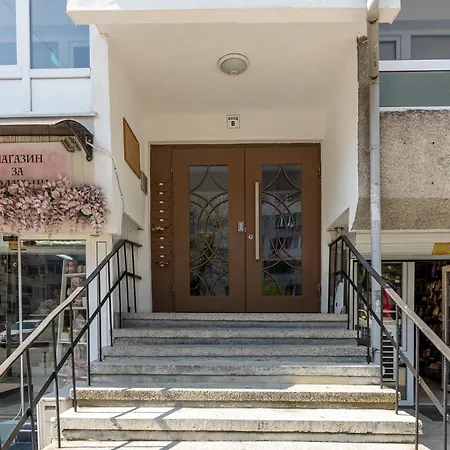 Apartment Spacious 2br With Garage In Chataldzha Warna