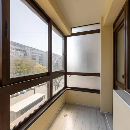 Apartment Spacious 2br With Garage In Chataldzha Warna