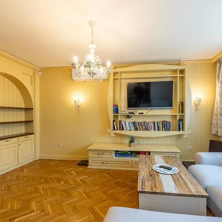 Spacious 2br With Garage In Chataldzha Warna