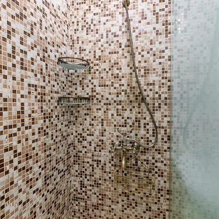 Apartment Spacious 2br With Garage In Chataldzha